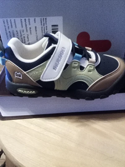 MUTOON shoes photographed by Larry