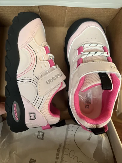 MUTOON shoes photographed by Amazon Customer