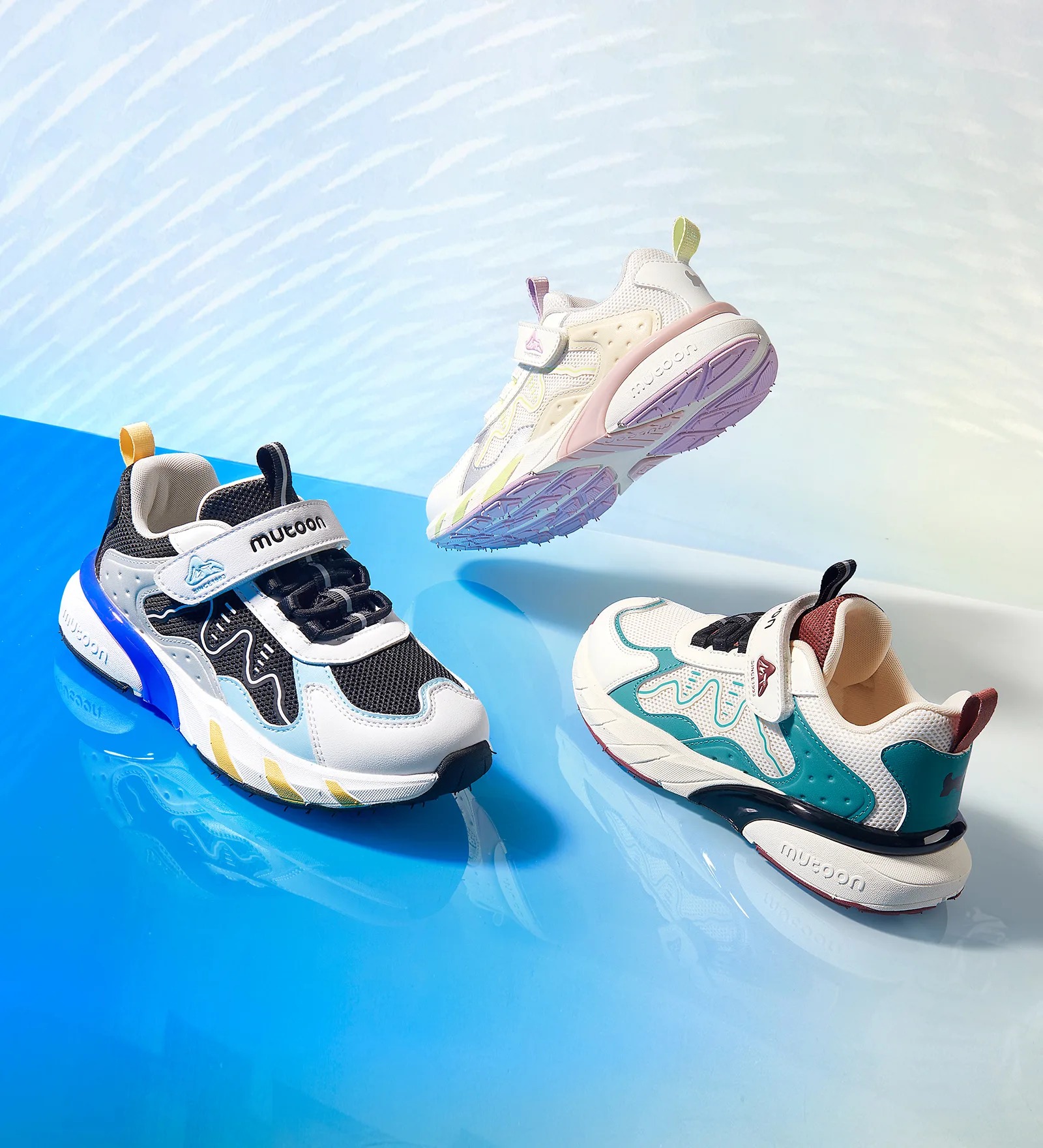 MUTOON trainers in navy, mint and pink